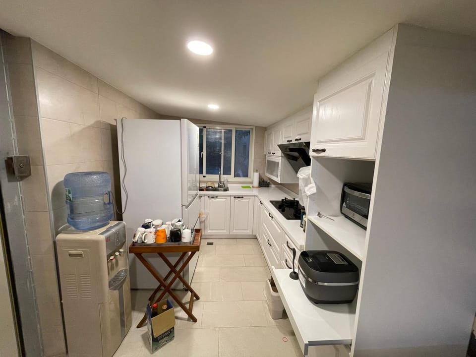 Kitchen or kitchenette, minibar, pet friendly, stove