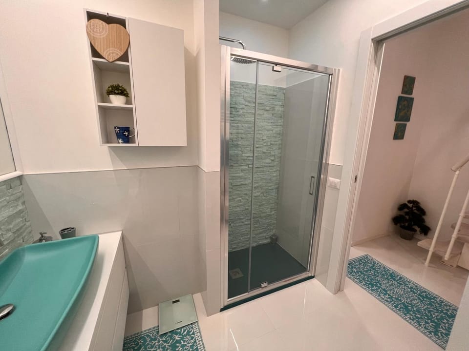 Shower, Bathroom