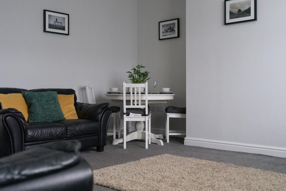 Hawthorn House-Sleeps 4-Pet friendly-Parking House in Ashington