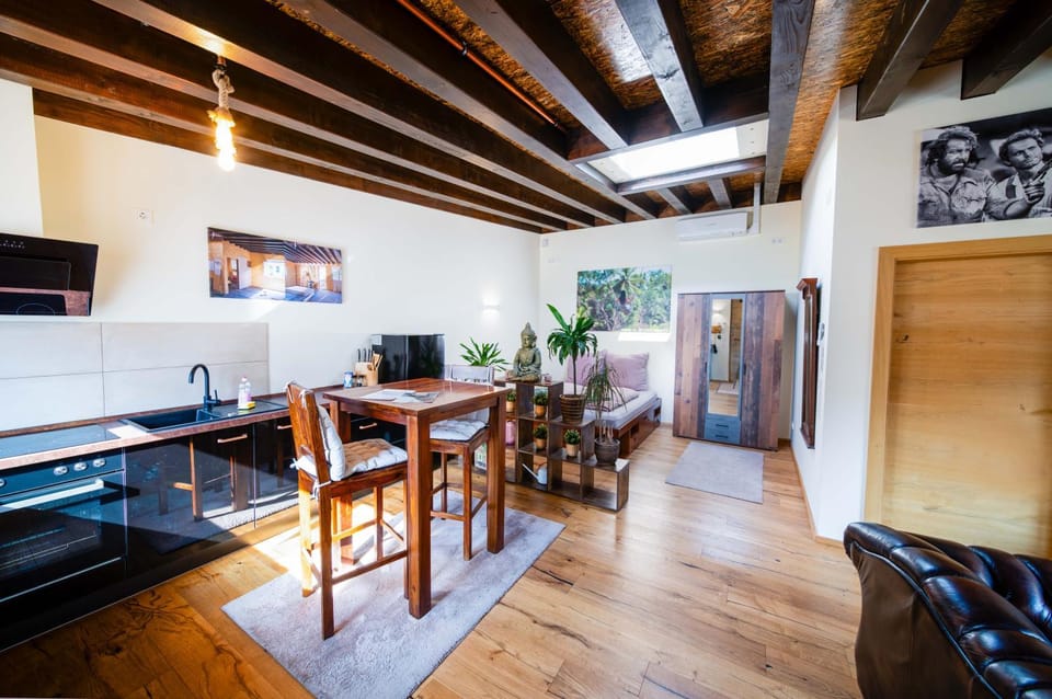 Dining area, Bedroom, kitchen