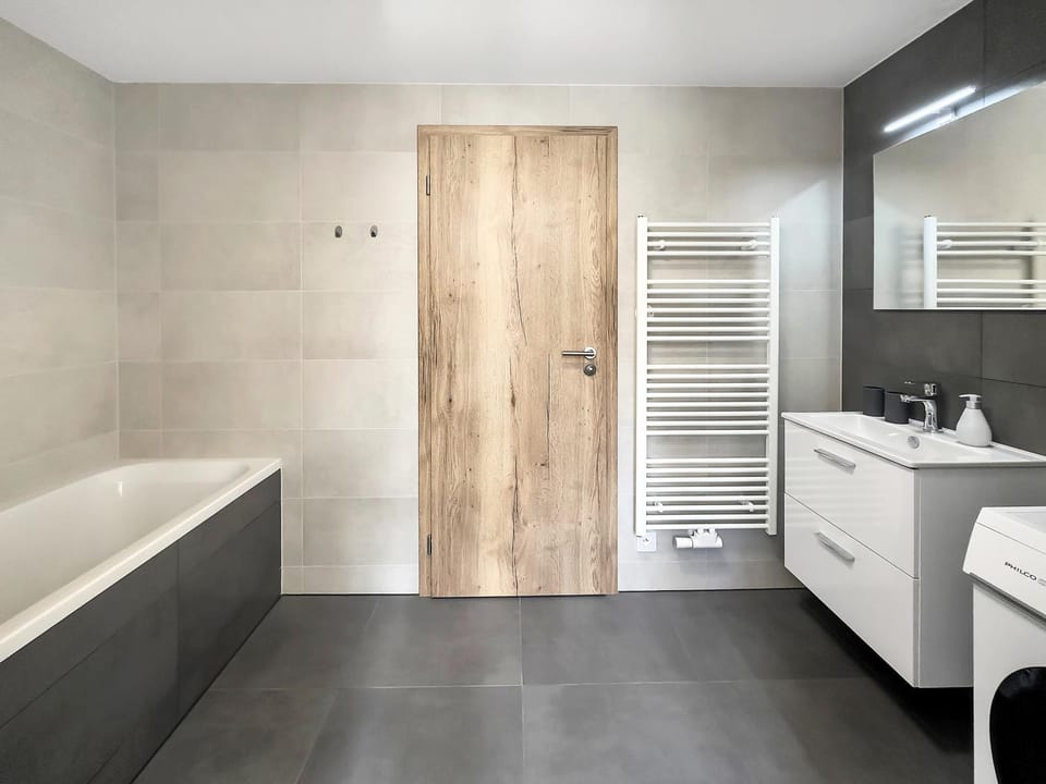 Bathroom, Bath, washing machine