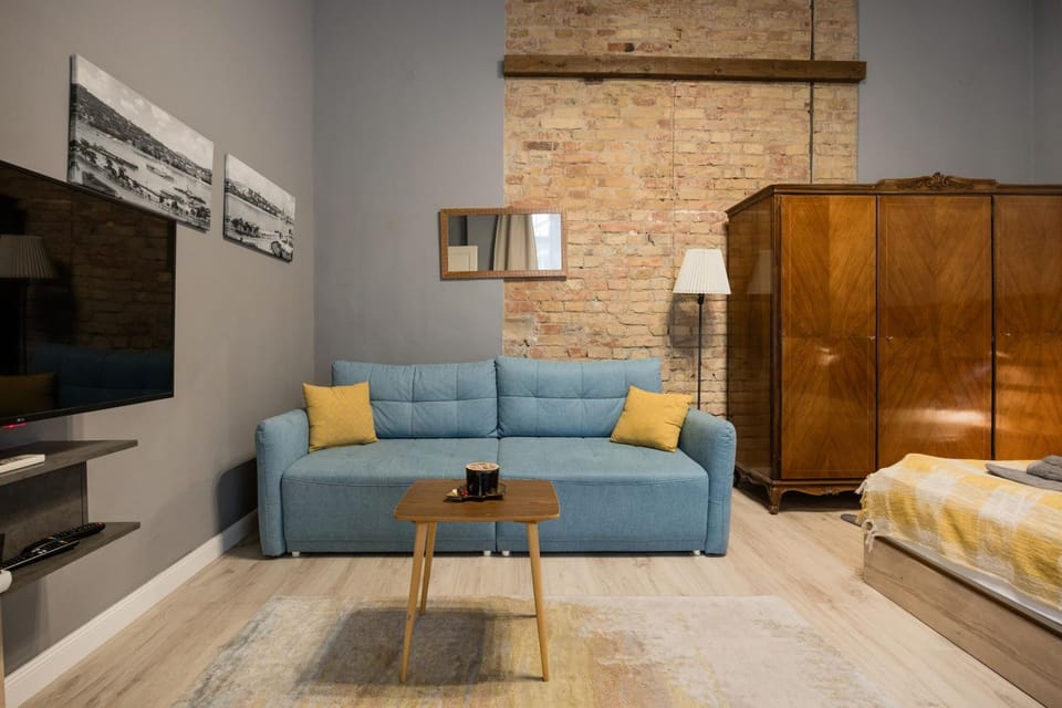 TV and multimedia, Seating area, wardrobe
