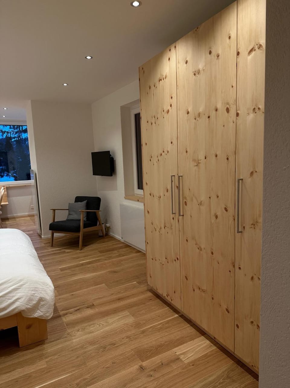 Bed, TV and multimedia, Photo of the whole room, Bedroom, wardrobe