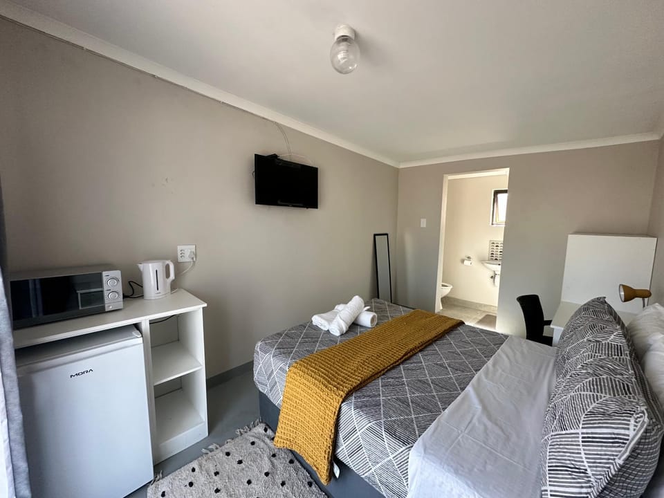Bedroom, minibar