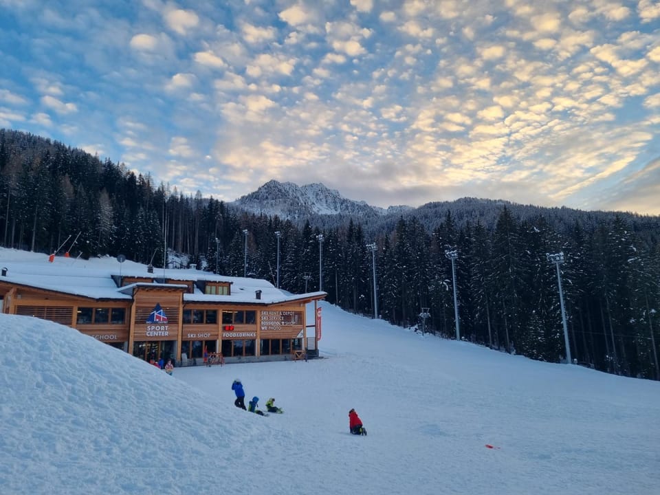 Skiing, Mountain view