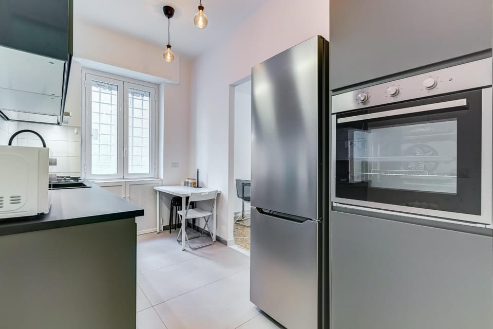 Kitchen or kitchenette, oven