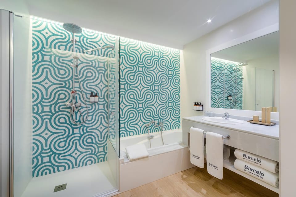 Shower, Bathroom, Bath, towels