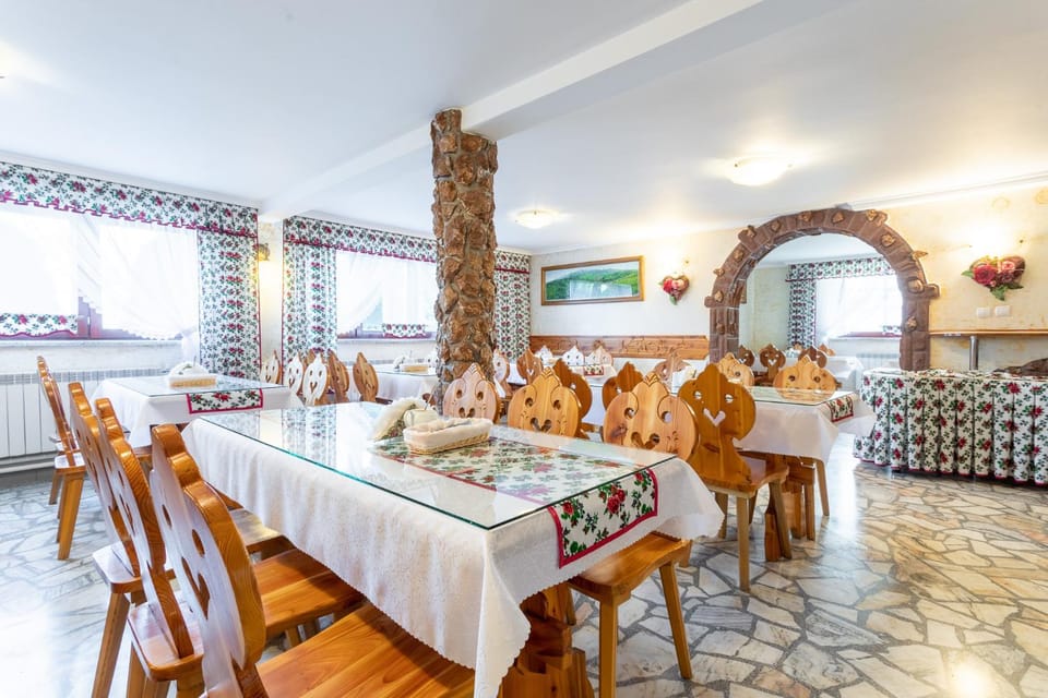 Restaurant/places to eat, Dining area