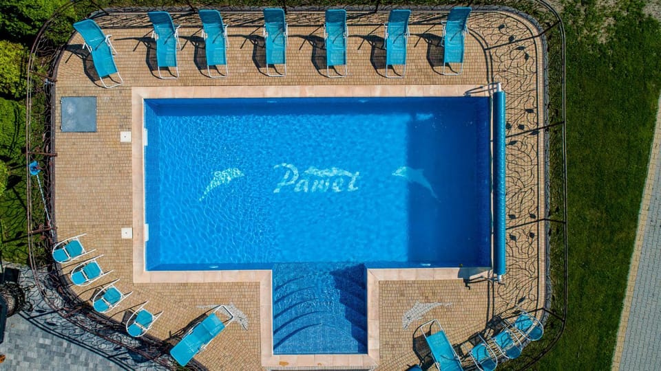 Pool view, Swimming pool, sunbed
