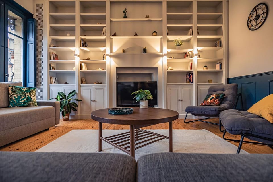 Living room, Seating area