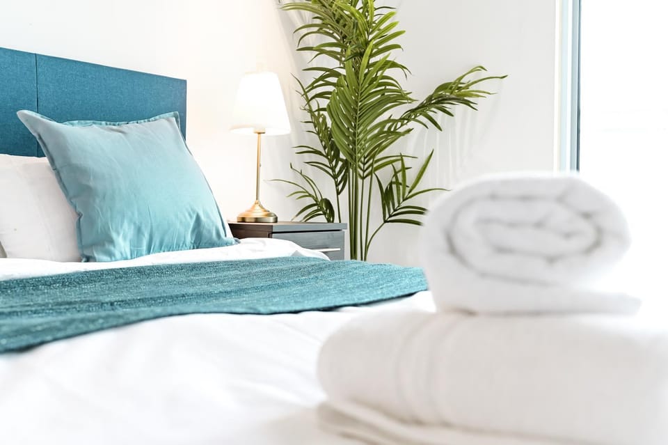 Bed, Photo of the whole room, Bedroom, towels