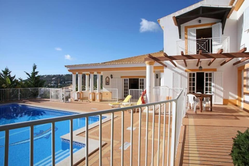 Villa Juniper fenced pool spacious house Villa in Guia
