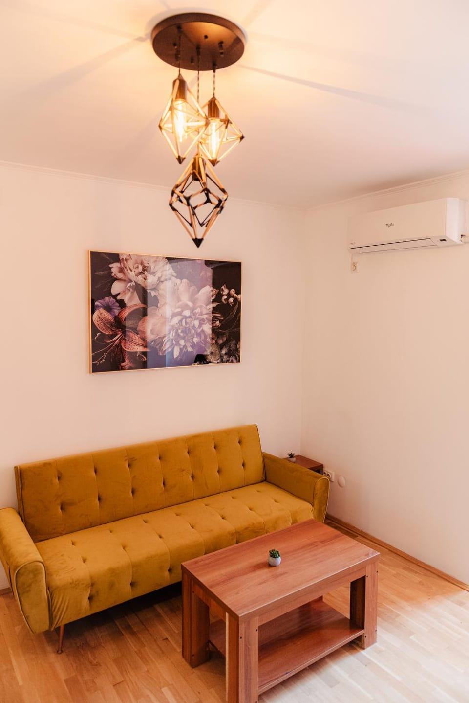 Living room, Seating area, air conditioner
