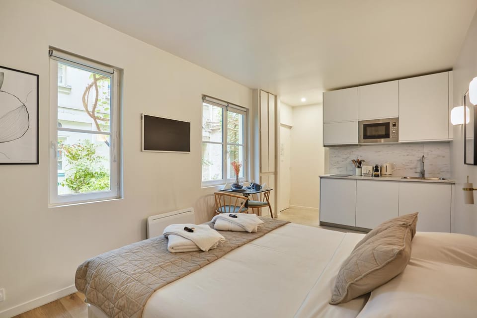 Residence Le Marais by Studio prestige Apartment in Paris
