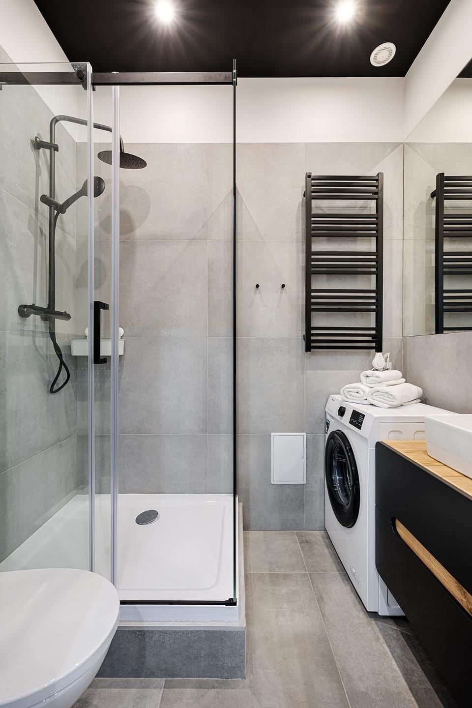 Shower, Bathroom, towels, washing machine