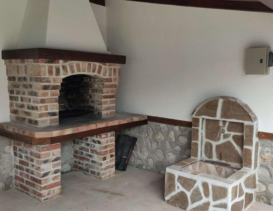 Patio, BBQ facilities