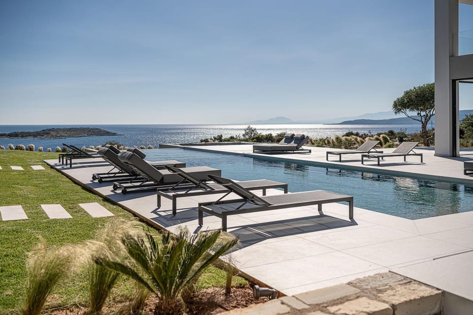 Day, Natural landscape, Pool view, Sea view, Swimming pool, sunbed