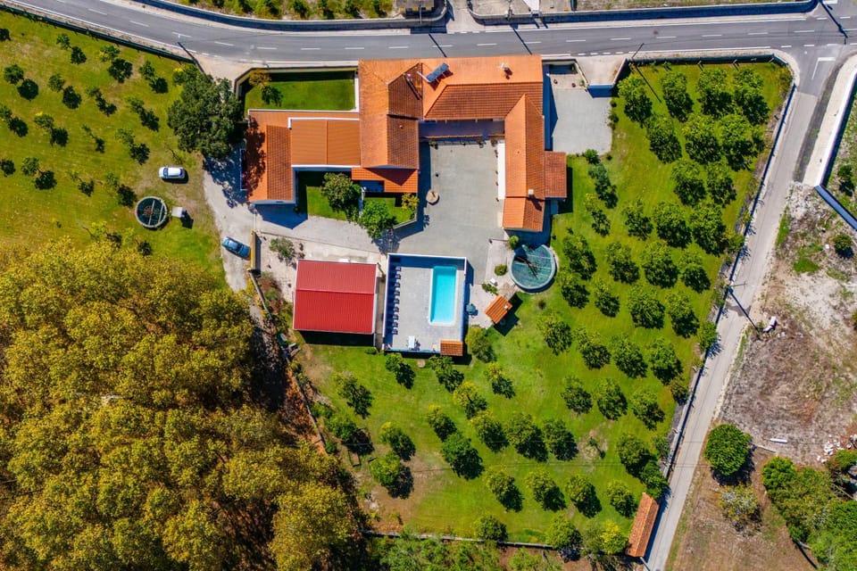 Property building, Bird's eye view, Swimming pool