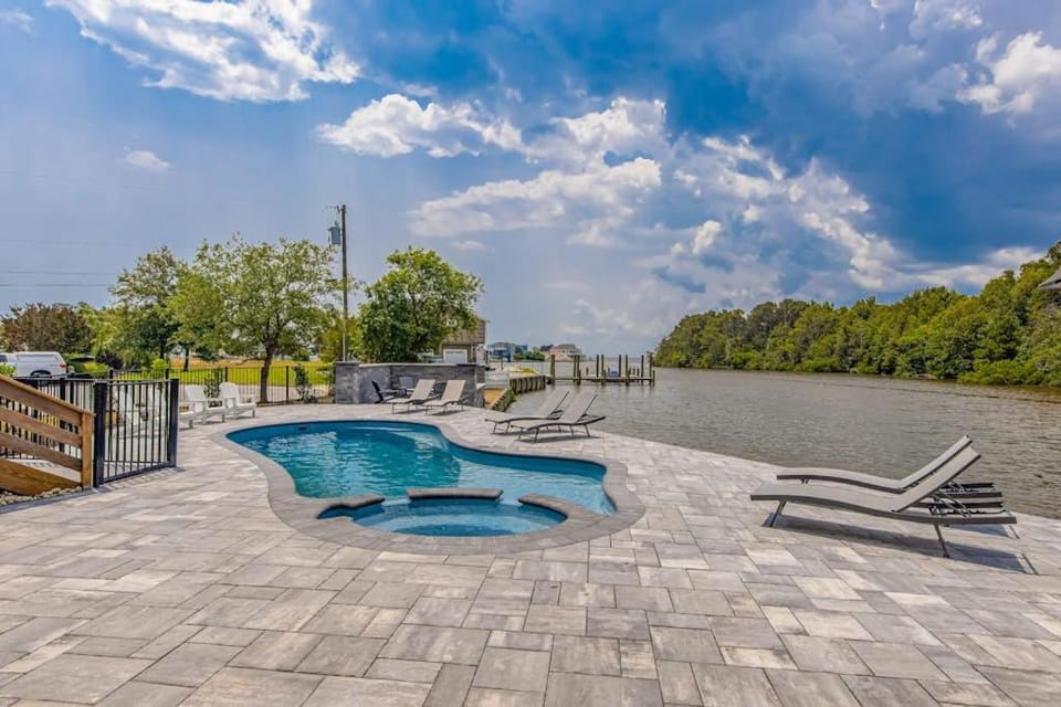 Back Bay Oasis House in Sandbridge
