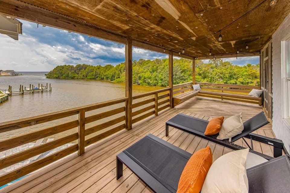 Back Bay Oasis House in Sandbridge