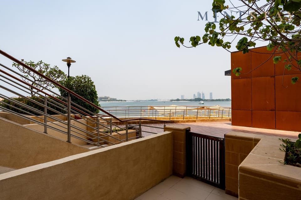 Tiara Beach Residences, Palm Jumeirah Dubai - Mint Stay Apartment in Dubai