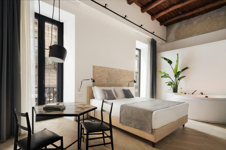 Seating area, Bedroom, Bath
