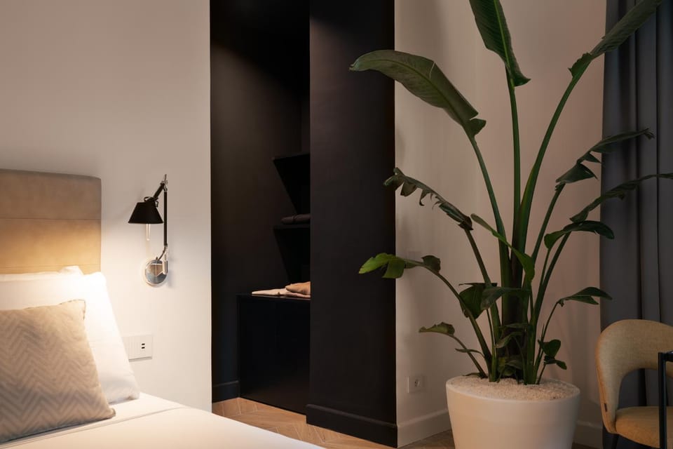Bedroom, wardrobe