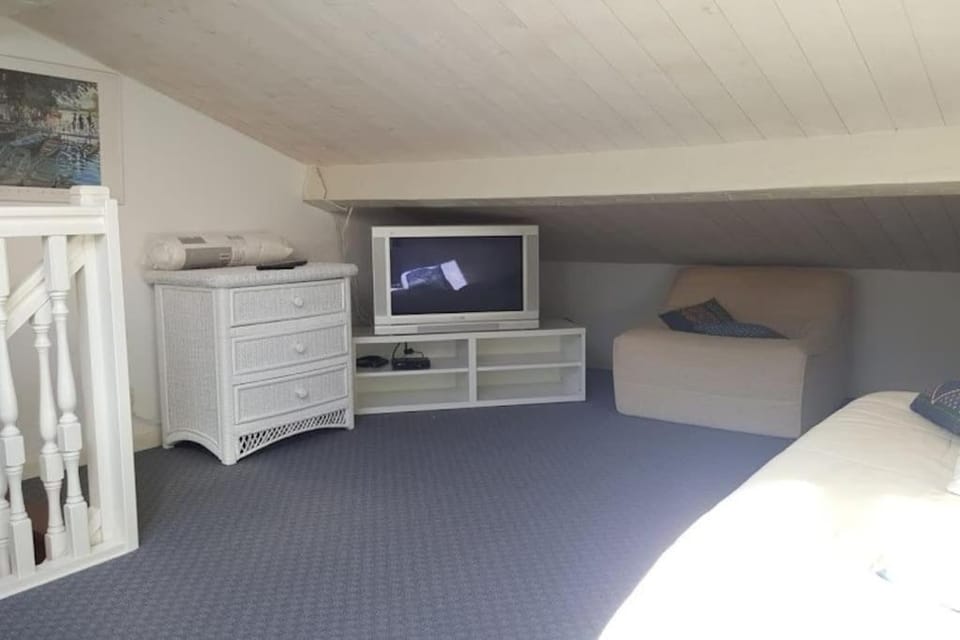 les hauts de st clair,vue mer et vert,tres calme Apartment in Le Lavandou