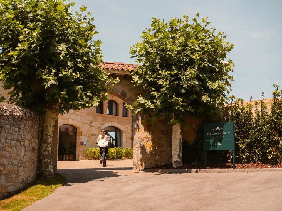 Facade/entrance, Cycling