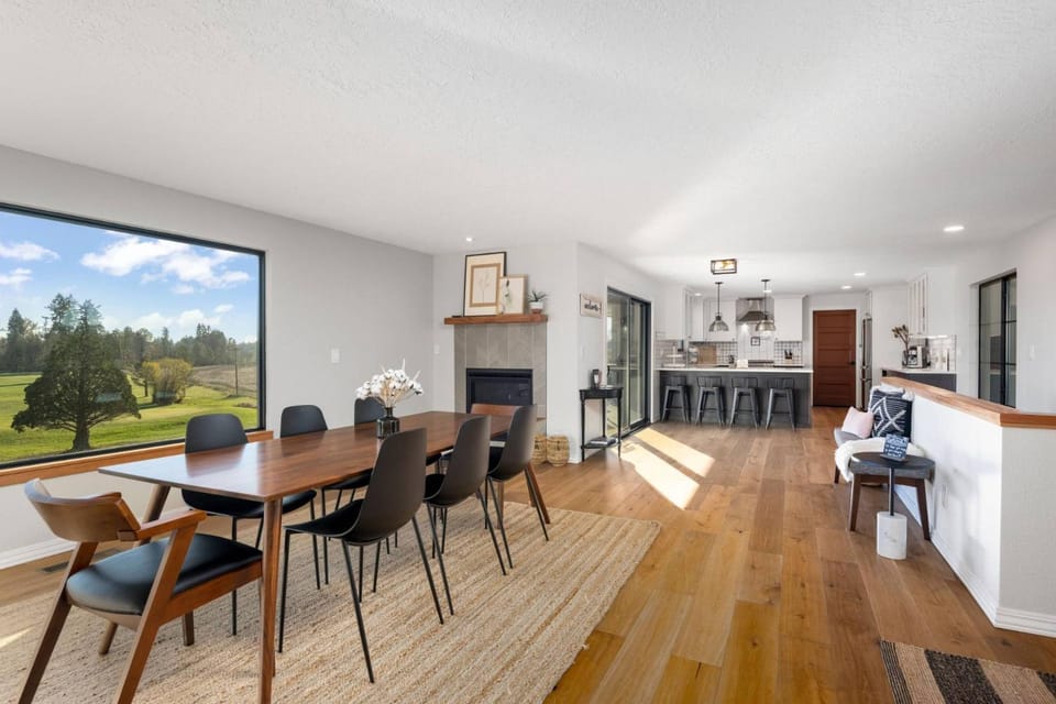 Jade's View Estate House in Willamette Valley