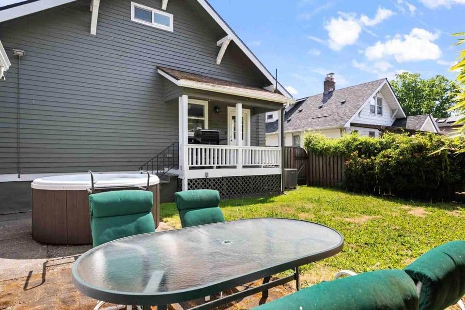 Rhone Retreat House in Portland