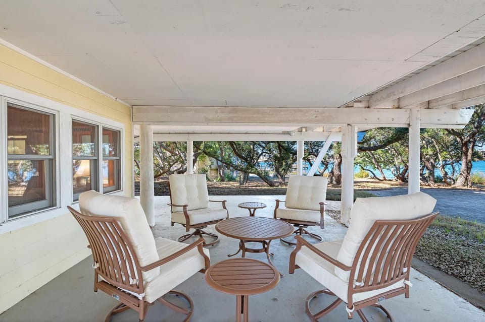 Ole River Cottage House in Ono Island