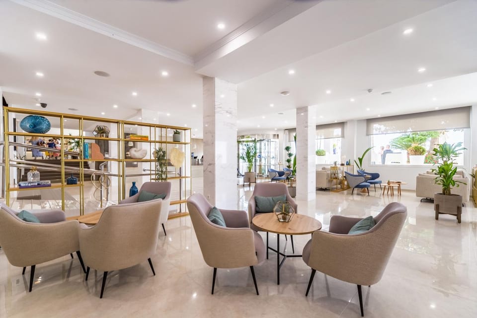 Property building, Lounge or bar