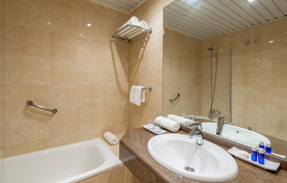 Shower, Bathroom, Bath