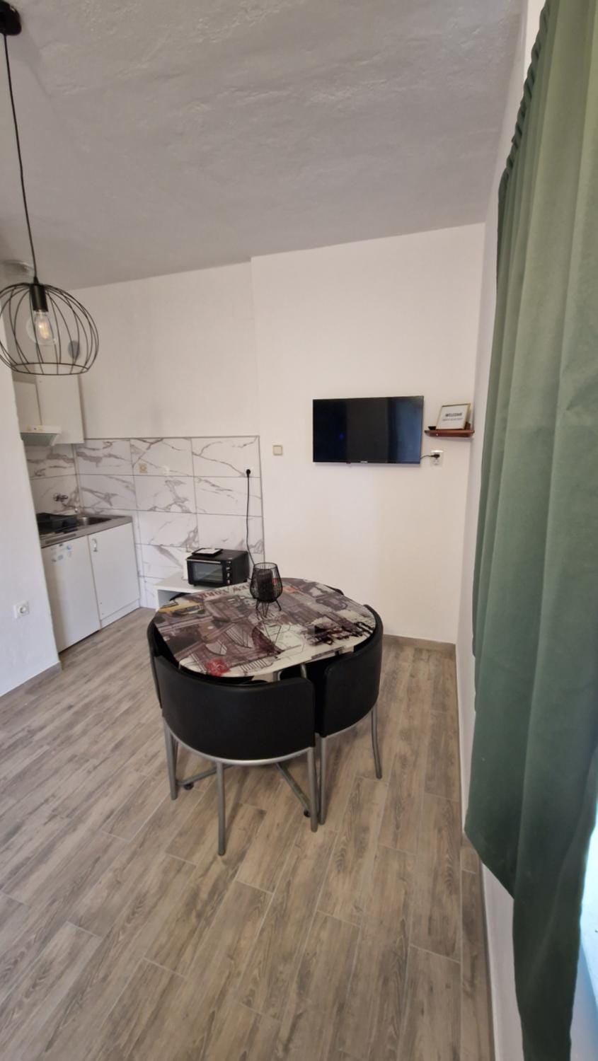 TV and multimedia, Kitchen or kitchenette, Dining area, minibar
