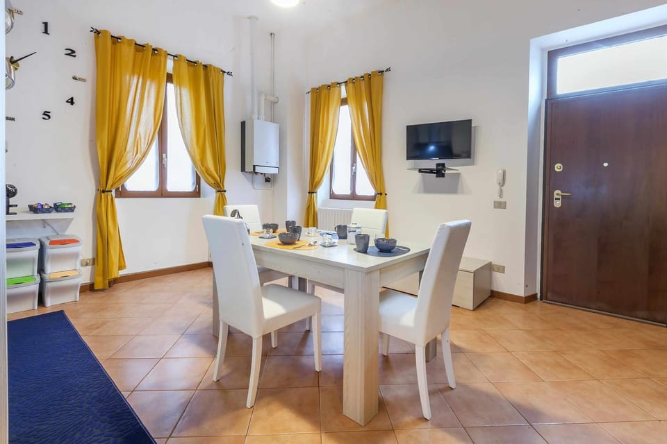 TV and multimedia, Kitchen or kitchenette, Dining area