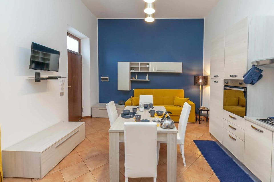 TV and multimedia, Kitchen or kitchenette, Living room, Seating area, Dining area, pet friendly, stove