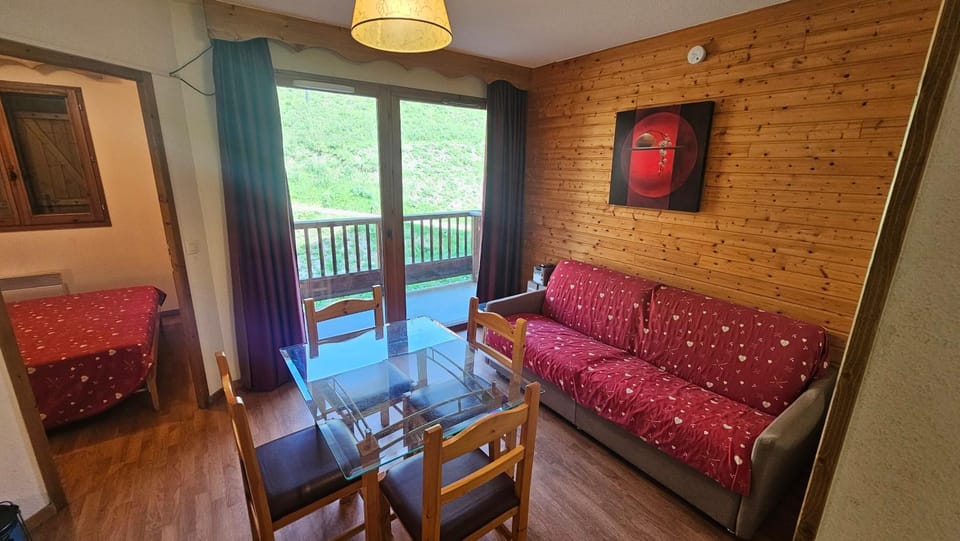 Orelle 3 Vallées - 2 pièces 5-6 personnes Apartment in Auvergne-Rhône-Alpes