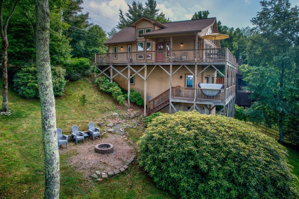 1 Beautiful View House in Watauga