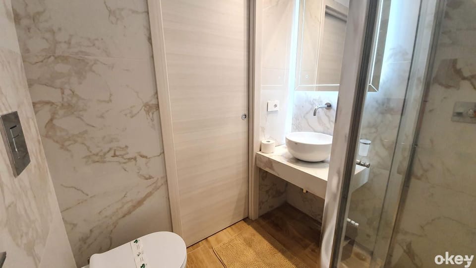 Shower, Toilet, Bathroom