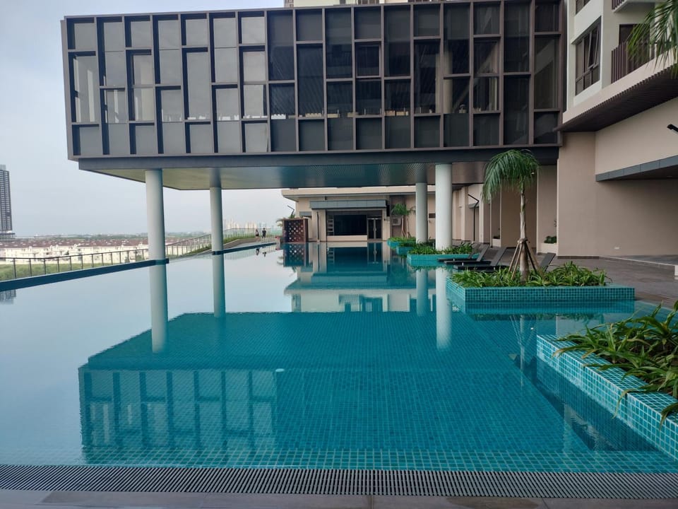 Swimming pool, Swimming pool