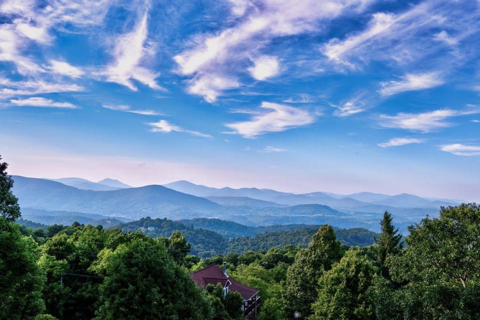 Aussies Lookout House in Watauga