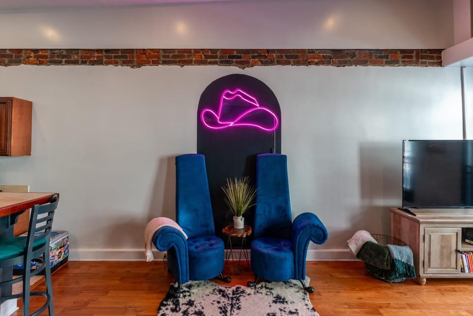 Jolene's Hideout - Noise Notice Wed-Sun Apartment in Knoxville