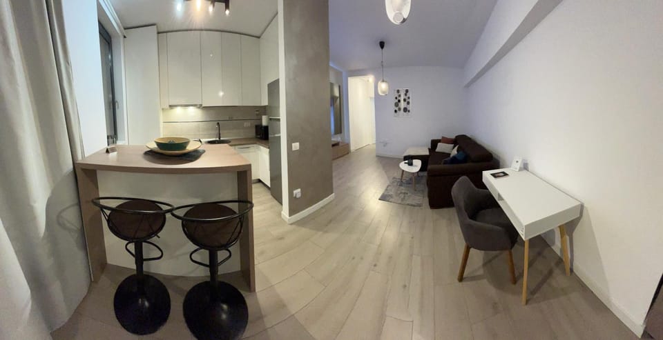 Kitchen or kitchenette, Dining area, stove