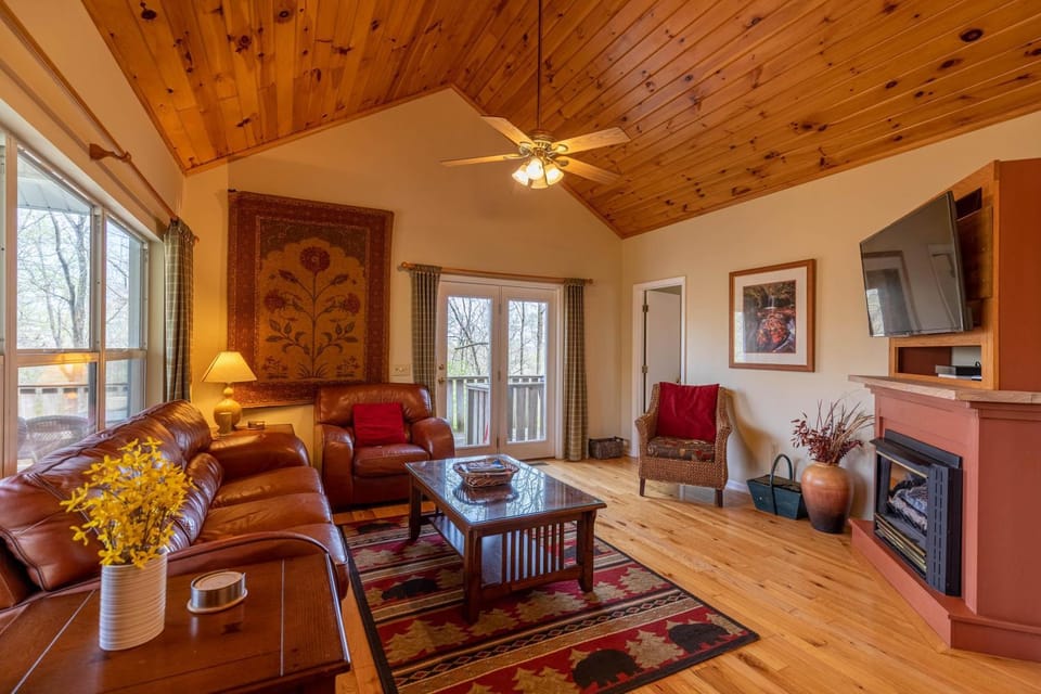 A Treetop Escape House in Watauga
