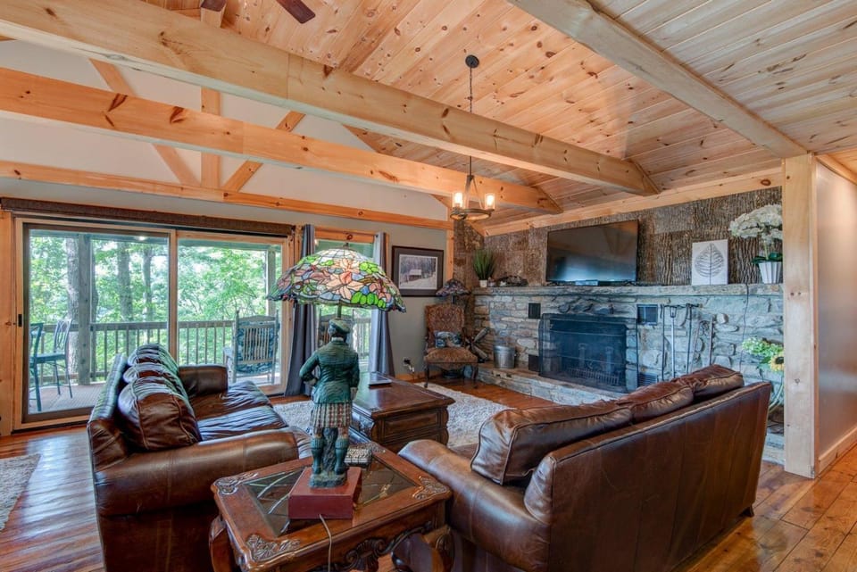 Crystal View House in Brushy Fork