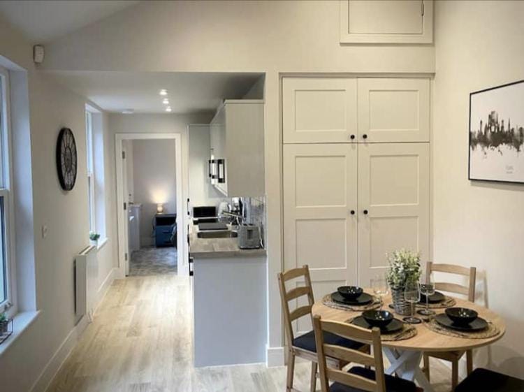 Moat View FREE PARKING, CENTRAL, EV PLUG Apartment in York