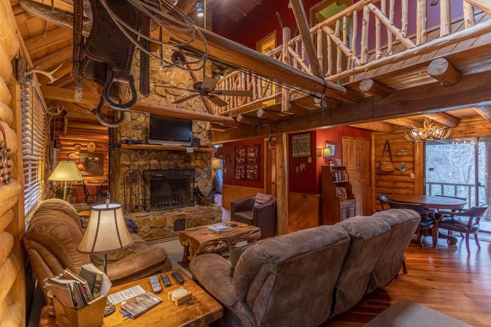 Draggin Fly House in Brushy Fork