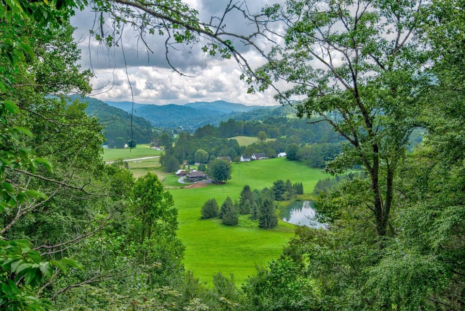 St Johns Ridge House in Watauga