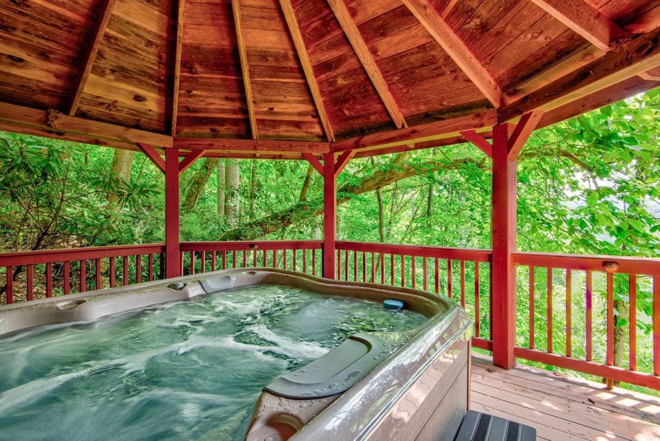 St Johns Ridge House in Watauga